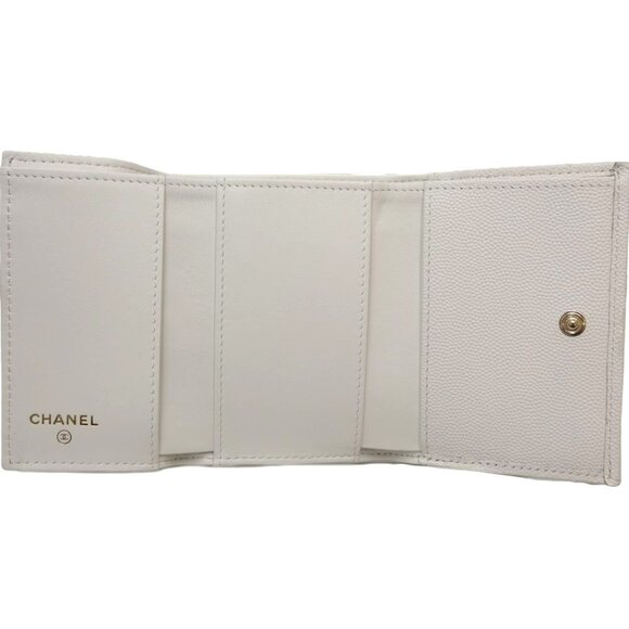 CHANEL White Caviar Leather Wallet - Picture 6 of 10